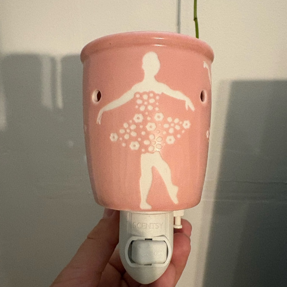 Scentsy Pink Ballet Silhouette Ceramic Plug-In Warmer